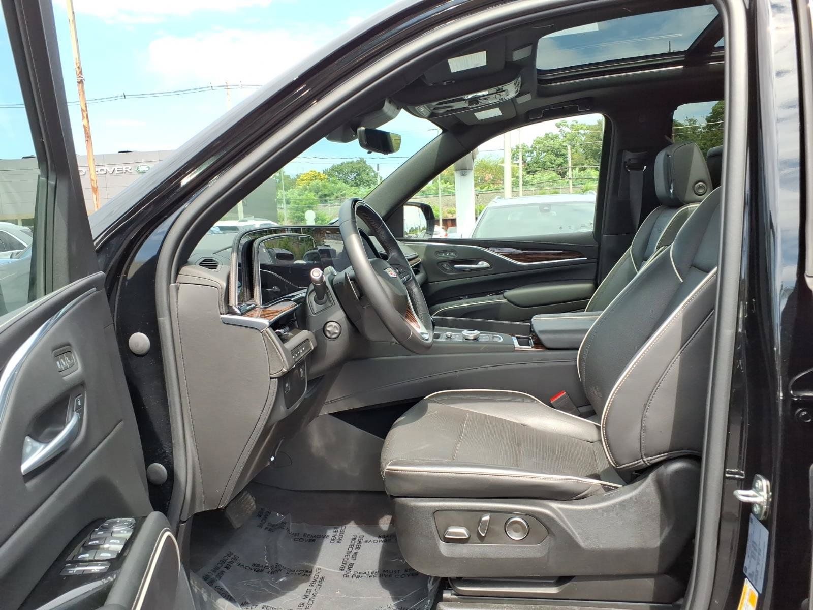 Certified 2023 Cadillac Escalade Premium Luxury w/ LPO, Floor Liner Package AWD/4WD image 22