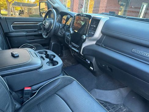 Used 2024 RAM 2500 Laramie AWD/4WD image 17