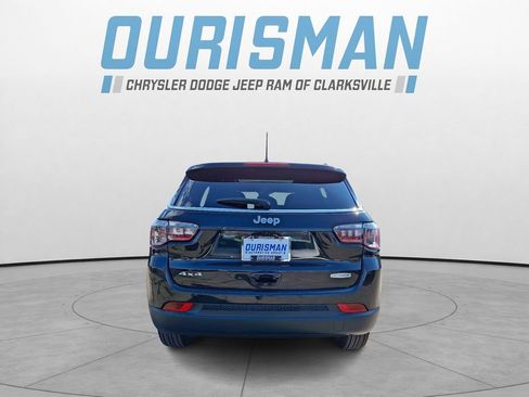 Used 2024 Jeep Compass Latitude w/ Sun and Sound Group image 5