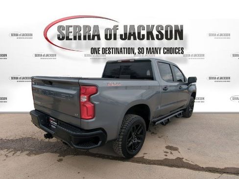 Used 2021 Chevrolet Silverado 1500 LT Trail Boss w/ Convenience Package II image 9