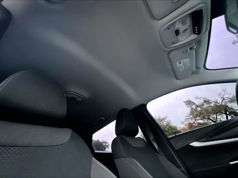 Used 2022 Chevrolet Bolt EUV LT image 25