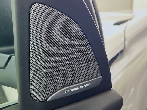 New 2026 BMW X5 xDrive40i w/ Climate Comfort Package image 22