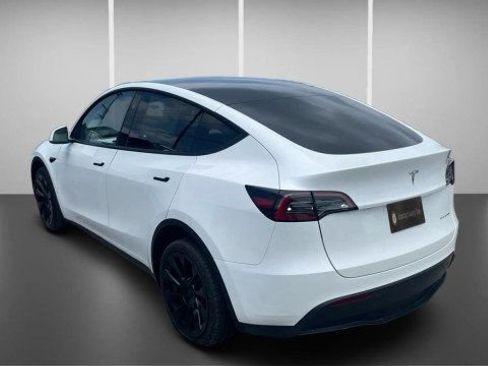 Used 2023 Tesla Model Y Long Range AWD/4WD image 10