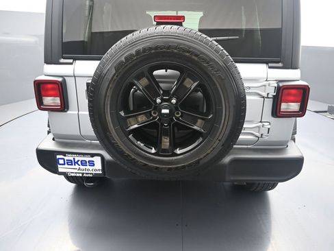 Used 2022 Jeep Wrangler Unlimited Sport image 30