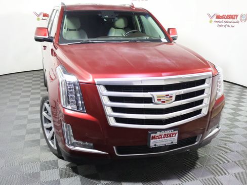 Used 2017 Cadillac Escalade ESV Premium Luxury AWD/4WD image 18