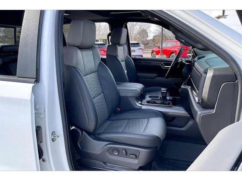 Used 2024 Chevrolet Silverado 1500 ZR2 w/ Technology Package image 8