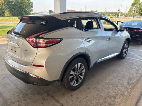 Used 2018 Nissan Murano SV FWD image 3