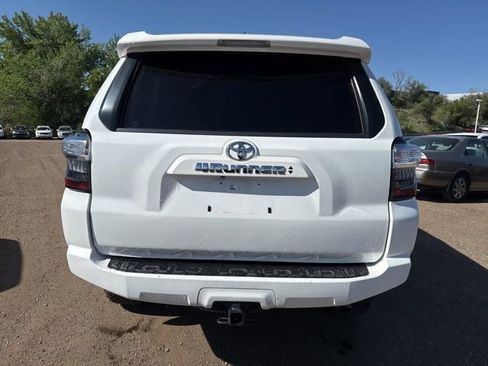 Used 2021 Toyota 4Runner SR5 Premium w/ Moonroof Package AWD/4WD image 5