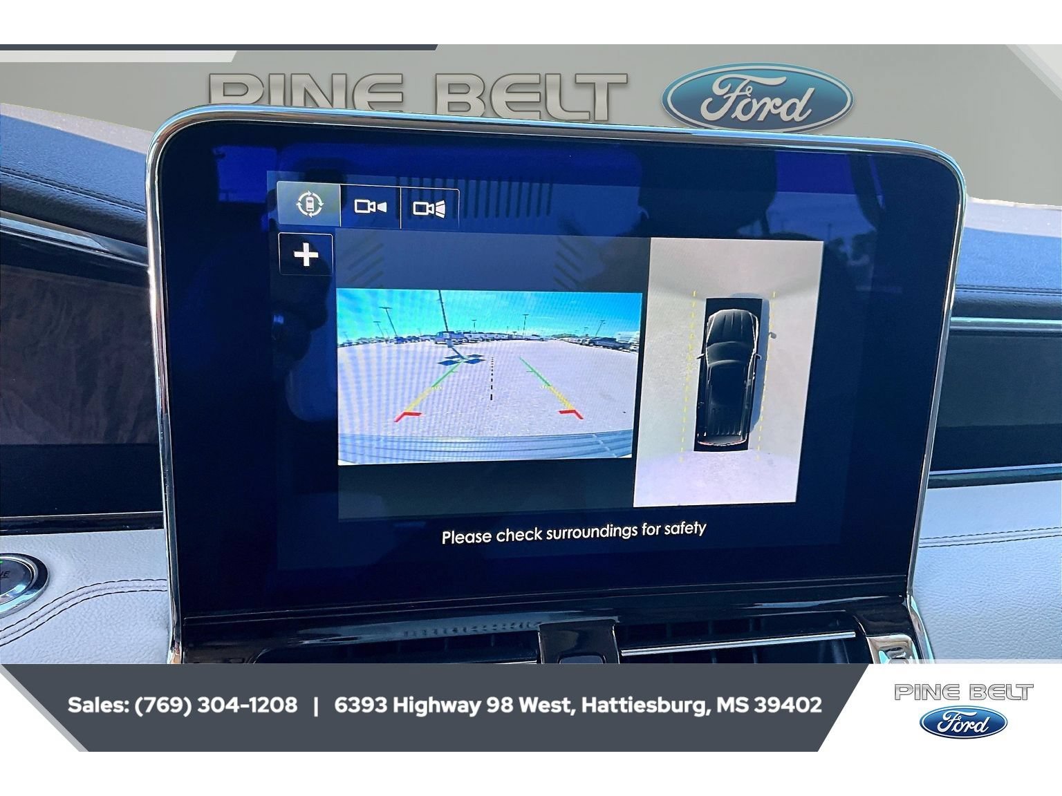 Used 2018 Lincoln Navigator Select w/ Technology Package RWD image 15