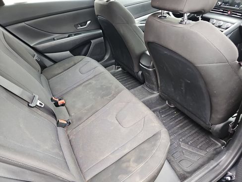 Used 2023 Hyundai Elantra SE image 13