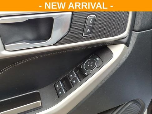 Used 2021 Ford Explorer XLT w/ Equipment Group 202A AWD/4WD image 18