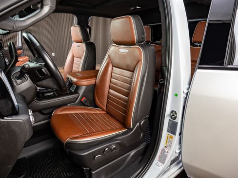 Used 2024 GMC Sierra 3500 Denali Ultimate image 29