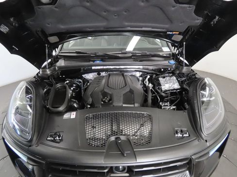Certified 2026 Porsche Macan AWD/4WD image 49
