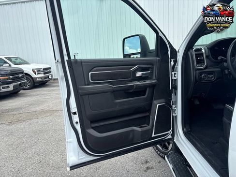 Used 2025 RAM 2500 Laramie AWD/4WD image 10