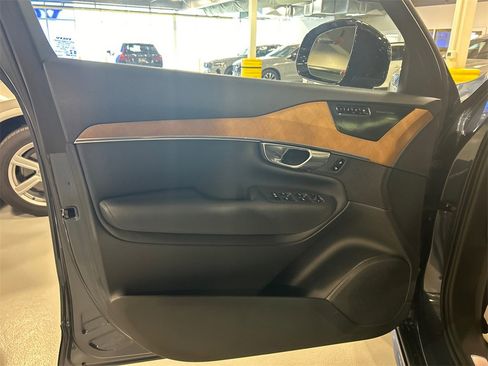Certified 2023 Volvo XC90 T8 Plus image 9