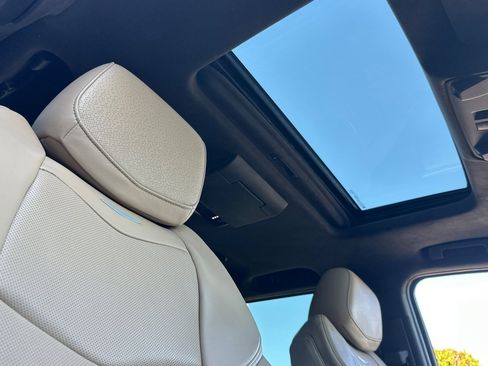 Used 2020 Cadillac Escalade ESV Platinum image 21