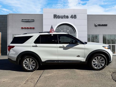 Used 2022 Ford Explorer King Ranch w/ Premium Technology Package image 6