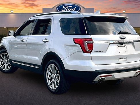 Used 2017 Ford Explorer Limited FWD image 2