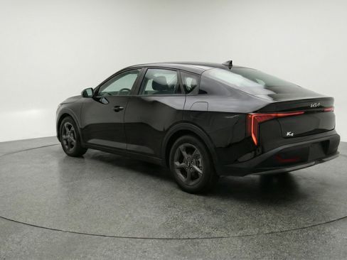 Used 2025 Kia K4 LXS image 6