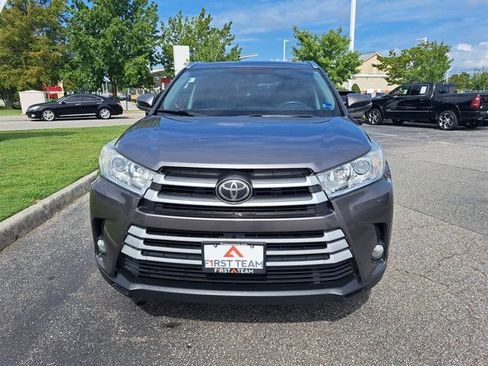 Used 2017 Toyota Highlander XLE w/ Protection Package #3 AWD/4WD image 3