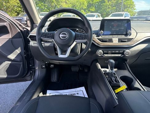 New 2026 Nissan Altima 2.5 SV FWD image 13