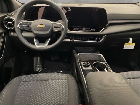 New 2026 Chevrolet Equinox LT w/ Safety and Technology Package AWD/4WD image 17