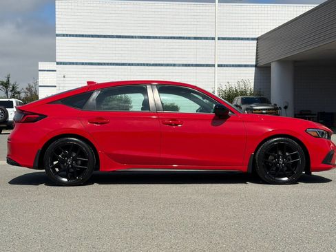 Used 2023 Honda Civic Sport image 3