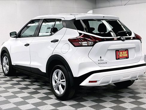 New 2025 Nissan Kicks Play S FWD image 7