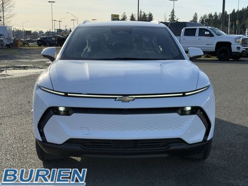 New 2026 Chevrolet Equinox EV LT image 8