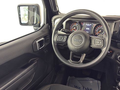 Used 2025 Jeep Gladiator Sport AWD/4WD image 17