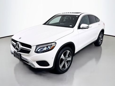 Used 2019 Mercedes-Benz GLC 300 4MATIC Coupe image 3