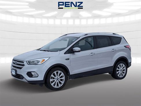 Used 2017 Ford Escape Titanium image 7