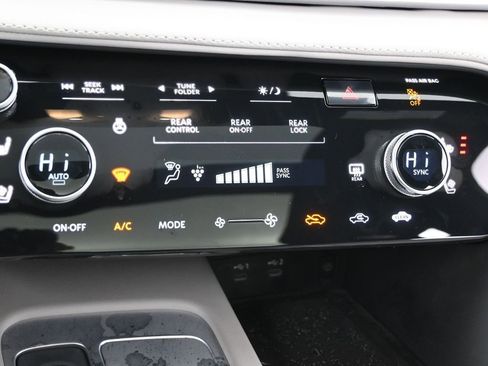 New 2026 INFINITI QX60 Autograph image 13