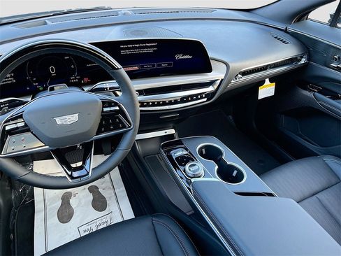 New 2026 Cadillac Lyriq Luxury image 23