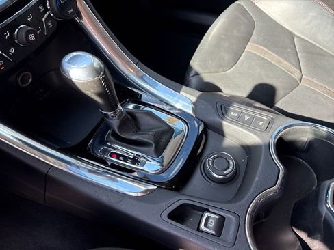 Used 2015 Chevrolet SS image 27