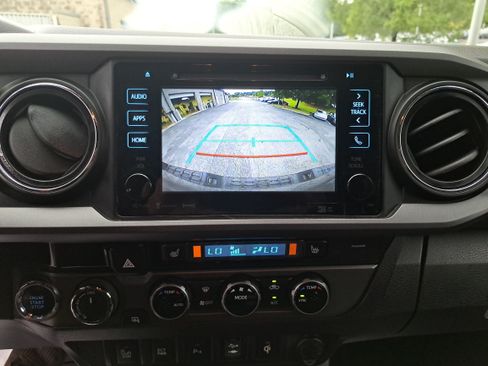 Used 2017 Toyota Tacoma TRD Sport w/ Premium & Technology Package AWD/4WD image 24