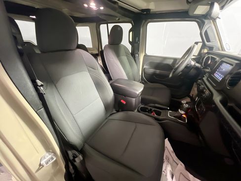 Used 2022 Jeep Wrangler Unlimited Sport image 29
