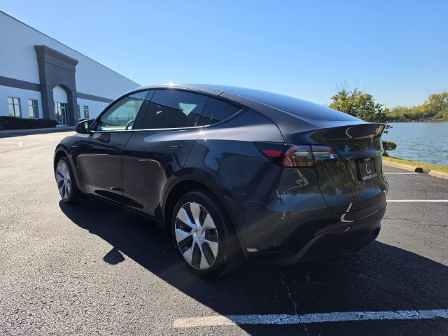 Used 2024 Tesla Model Y Long Range AWD/4WD image 8