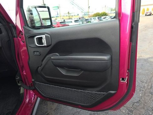 Used 2024 Jeep Gladiator Sport image 38