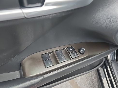 Certified 2023 Toyota Camry SE image 17