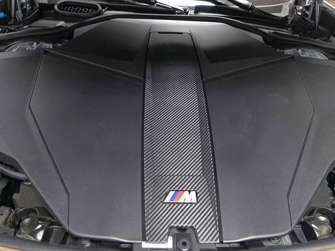 New 2026 BMW i7 M70 w/ Executive Package image 17