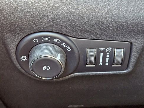 New 2026 Jeep Compass Latitude image 21