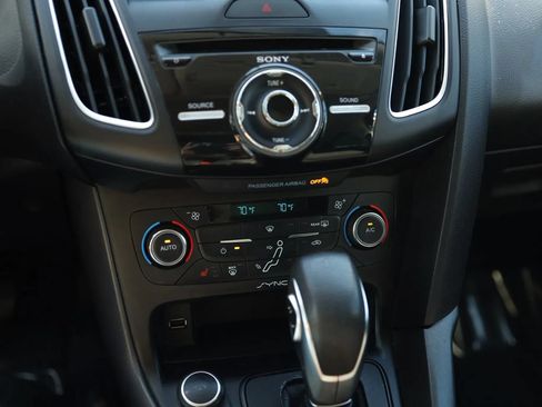Used 2017 Ford Focus SEL w/ Cold Weather Package FWD image 24