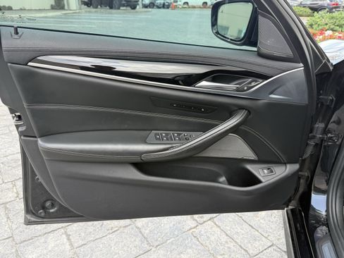 Used 2018 BMW M550i xDrive AWD/4WD image 10