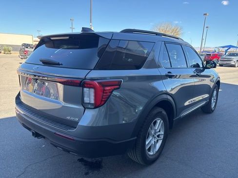 Used 2025 Ford Explorer Active image 5