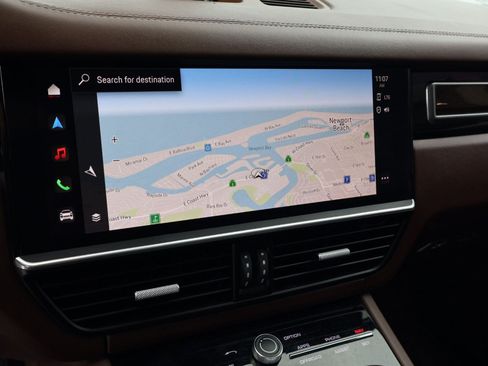 Certified 2023 Porsche Cayenne Platinum Edition AWD/4WD image 18