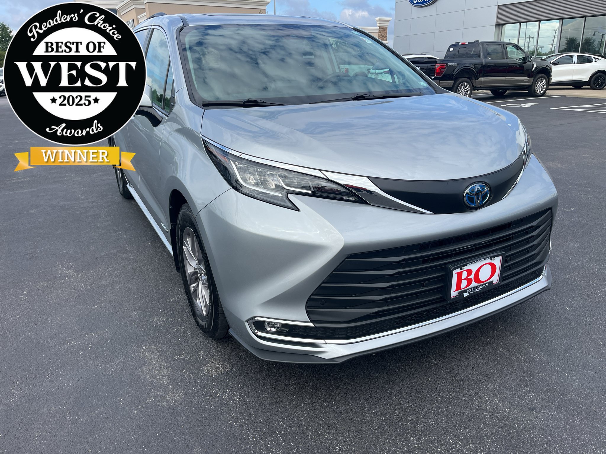 Used 2021 Toyota Sienna XLE w/ XLE Plus Package AWD/4WD image 1