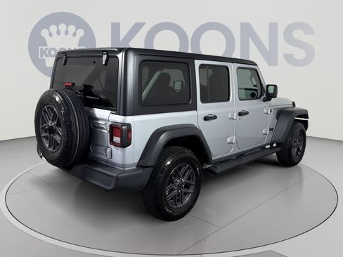 Used 2024 Jeep Wrangler Unlimited Sport AWD/4WD image 7