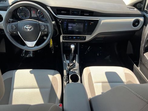 Used 2017 Toyota Corolla LE w/ Carpet Mat Package (TMS) FWD image 17