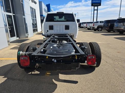 New 2026 RAM 3500 Tradesman w/ Chrome Appearance Group image 19